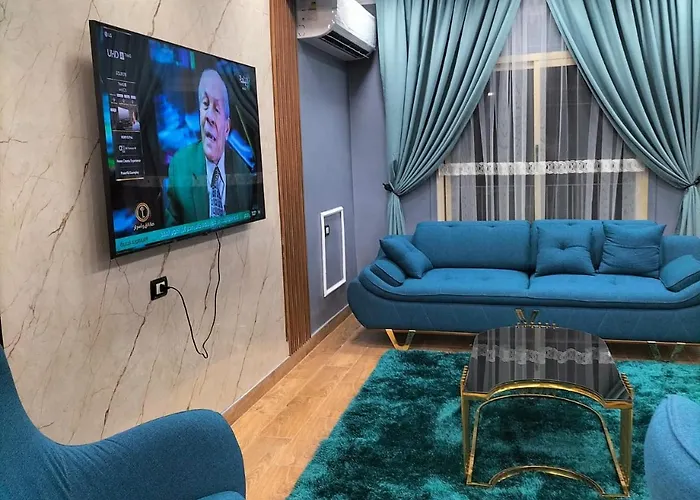 شقة فندقية مفرشة بالكامل 200م2 بارقي مكان عباس العقاد مدينة نصر